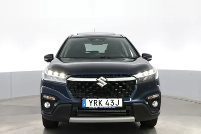 Car image 3