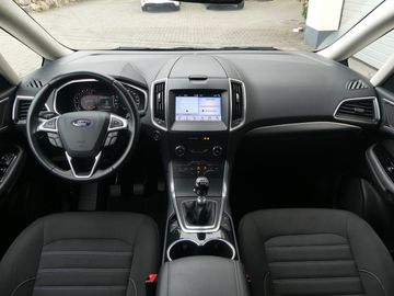 Car image 23