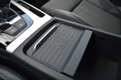 Car image 46