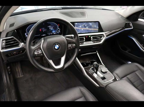 BMW 330 137 kW image number 10