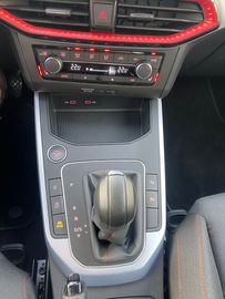 Car image 35