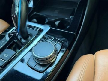 Car image 38