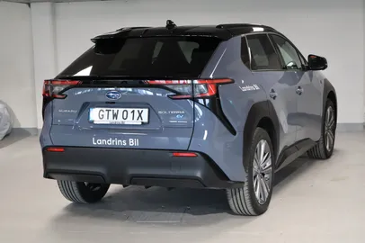Car image 2