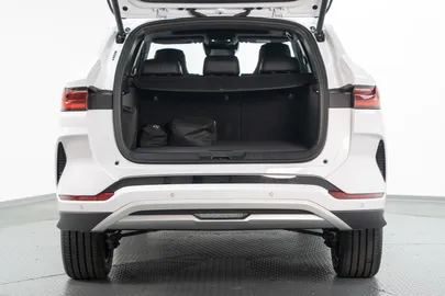 Car image 37