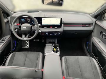 Car image 11