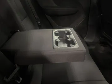 Car image 35