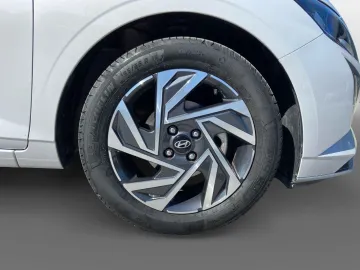 Car image 33