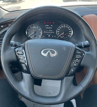 Infiniti QX80 V8 298 kW image number 15