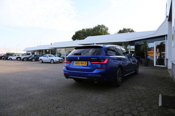 BMW 330 e Touring M Sport 213 kW image number 7