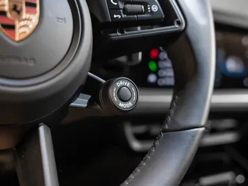 Car image 38