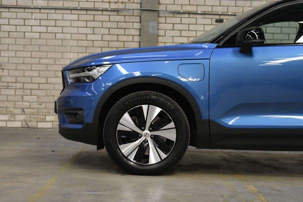 Volvo XC40 Recharge R T4 Design 155 kW image number 4