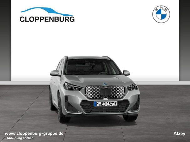 BMW iX1 xDrive30 M Sport 230 kW image number 10