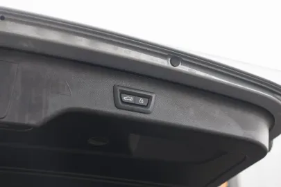 Car image 35