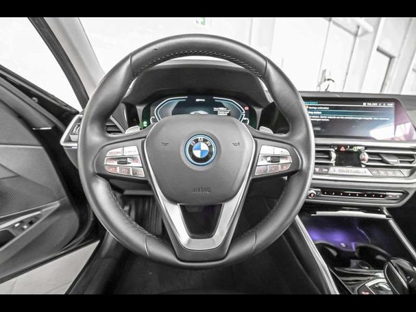 BMW 330 e 215 kW image number 7