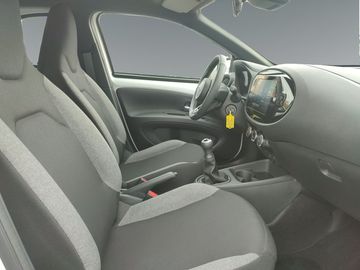 Car image 17