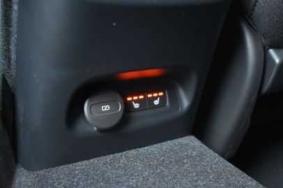 Car image 33