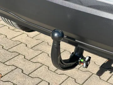 Car image 32