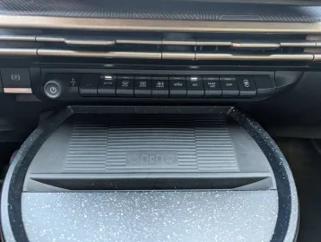 Car image 32