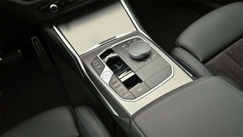 Car image 37