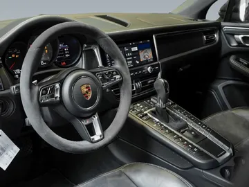 Car image 30