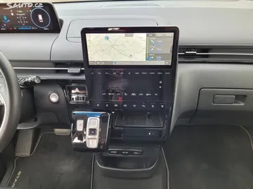 Car image 32