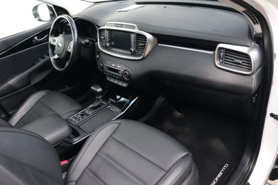 Car image 26