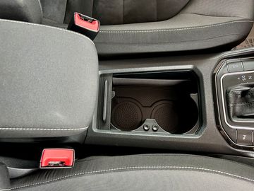 Car image 37