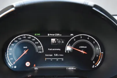 Car image 19