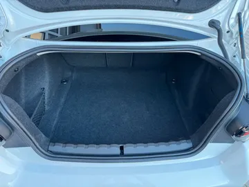 Car image 37