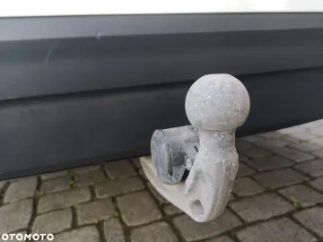 Car image 32