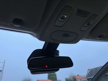 Car image 36