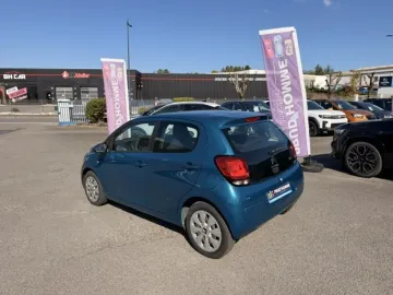 Car image 4