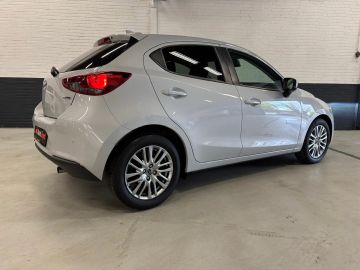 Car image 2