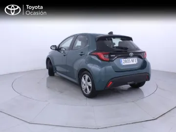 Car image 4