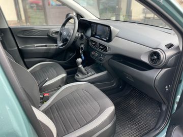 Car image 12