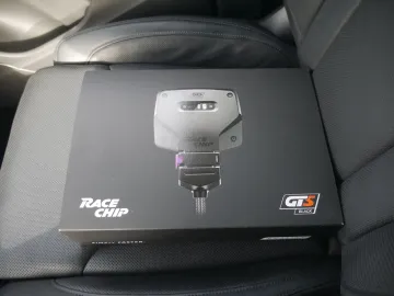 Car image 27