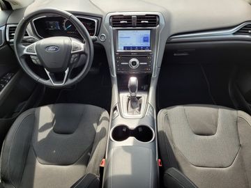 Car image 10