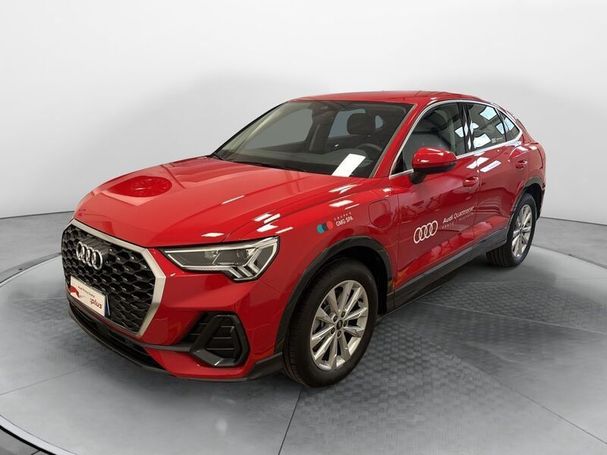 Audi Q3 45 TFSIe S tronic Business 180 kW image number 1