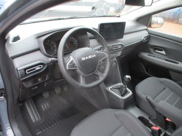 Car image 10