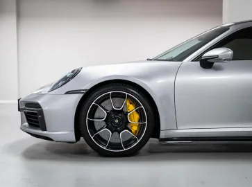 Car image 30