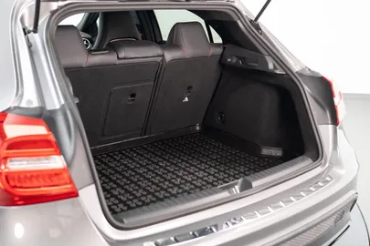 Car image 35