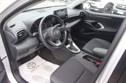 Car image 12