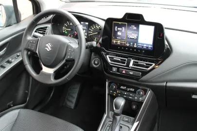 Car image 5