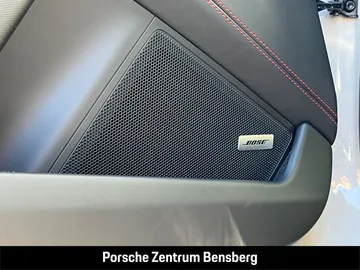 Car image 32