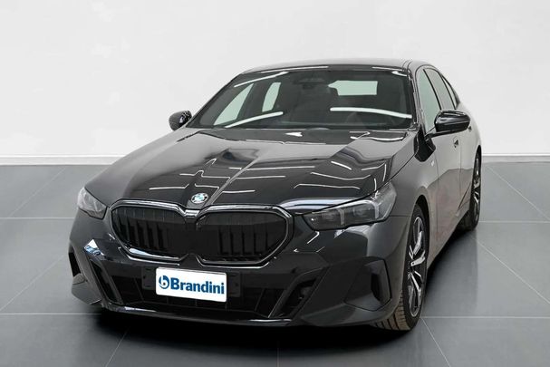 BMW 520d Touring 145 kW image number 1