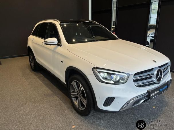 Mercedes-Benz GLC 300 e 235 kW image number 2