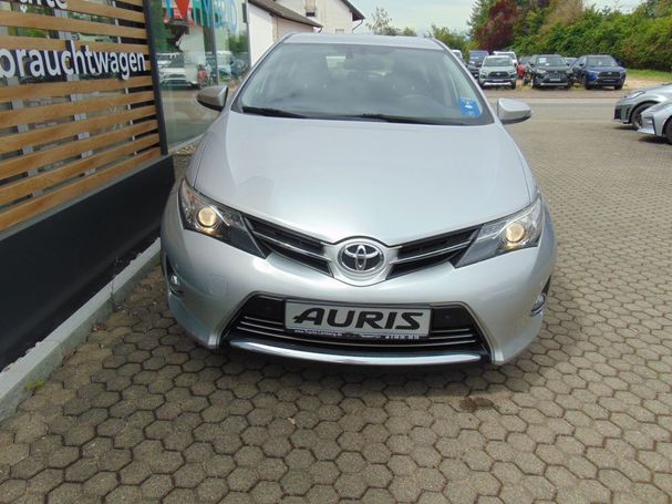 Toyota Auris 1.6 Valvematic Executive 97 kW image number 2