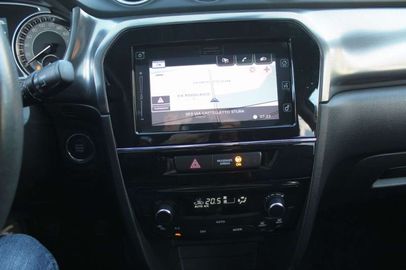 Car image 14