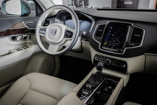 Volvo XC90 T6 AWD Momentum 228 kW image number 12