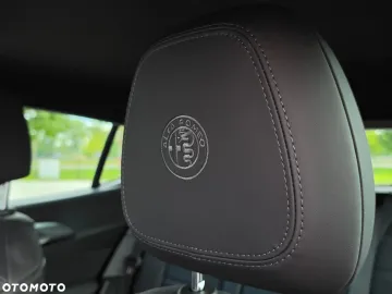 Car image 40